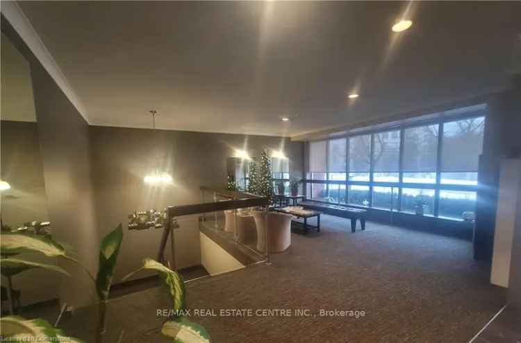 Spacious 2 Bed 2 Bath Corner Suite in Prime Waterloo Location