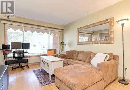 3 rooms apartment of 153 m² in Toronto