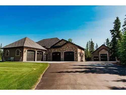 Luxury Bungalow with RV Shop and Hot Tub in Taylor Estates