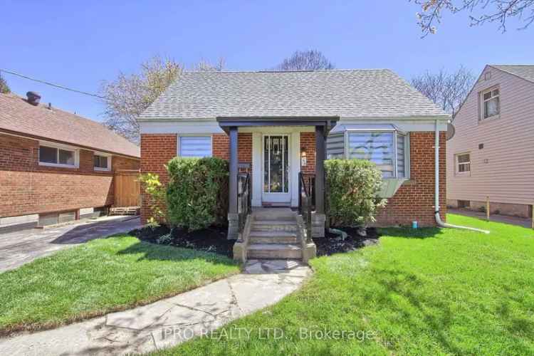 House For Sale in 165, Ellesmere Road, Toronto, Ontario