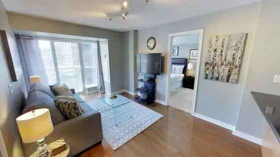 1 room room of 249 m² in Toronto