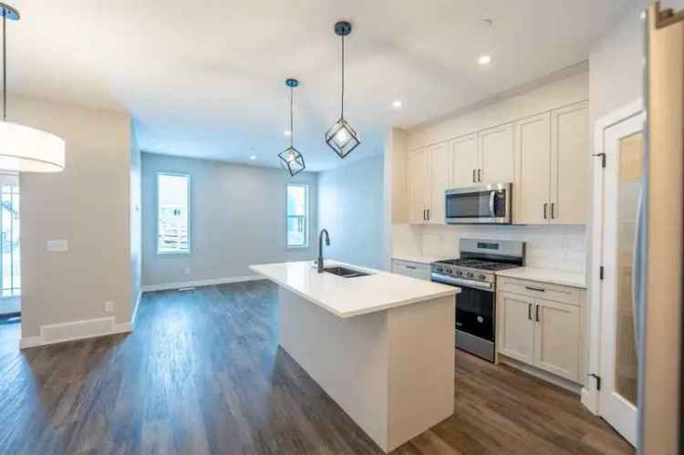 House For Sale in Calgary, Alberta