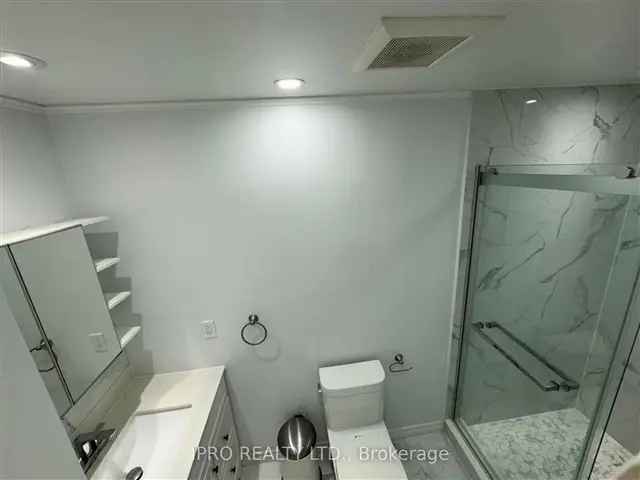 Townhouse For Sale in Mississauga, Ontario