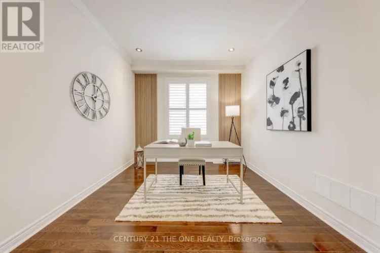 Elegant Aurora Family Home 5 Beds 3 Baths 3201 Sq Ft