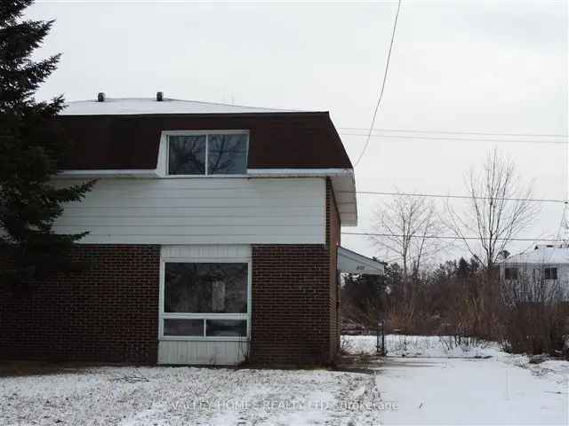 Spacious Semi-Detached Home Near Riverside Park