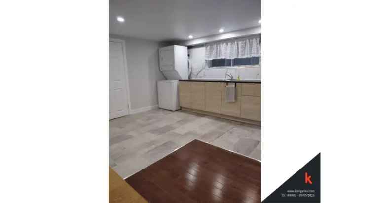 Spacious 2 1/2 Renovated Apartment for Rent