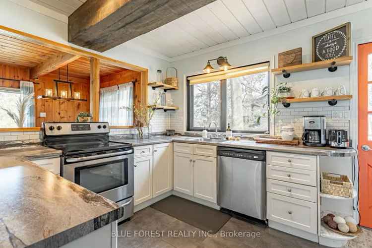 Lake Huron Beach Cottage - 2 Bed 2 Bath - Updated Systems
