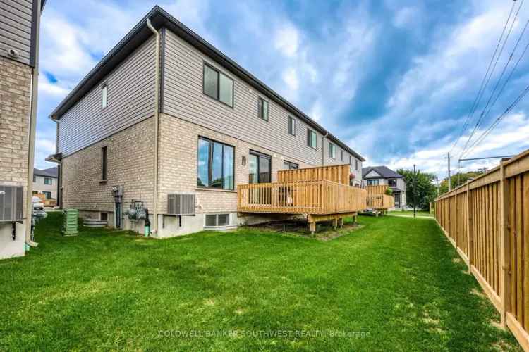 Condo For Sale in Strathroy-Caradoc, Ontario