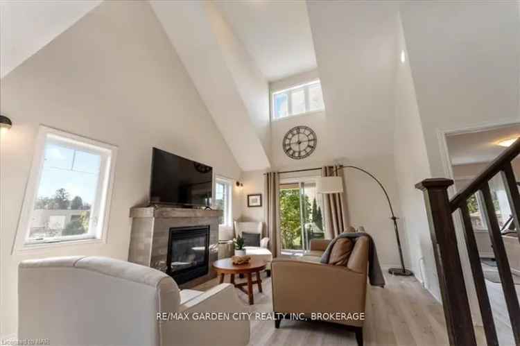 Charming Freehold Bungaloft Townhouse in Niagara