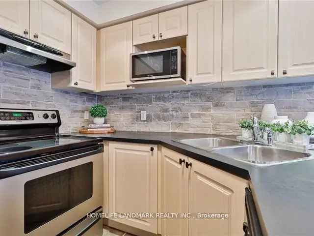 Executive Freehold Townhome Oakville 3 Beds 3 Baths 1690 Sqft