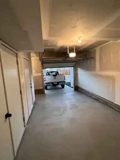 2 Bed 2 Bath Condo near Township Shopping Centre Calgary