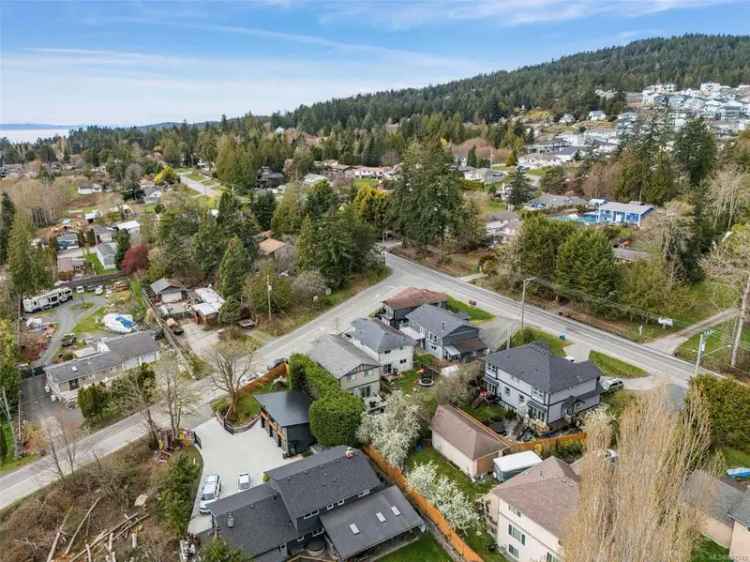 Sooke Family Home with Bachelor Suite