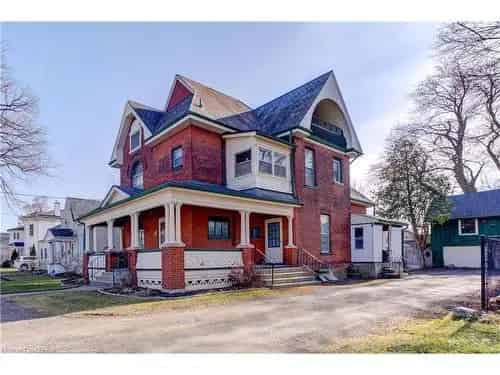 House For Sale In Eagle Place Brantford Ontario