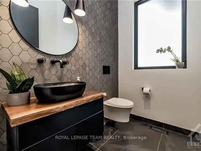 House For Sale in Ottawa, Ontario