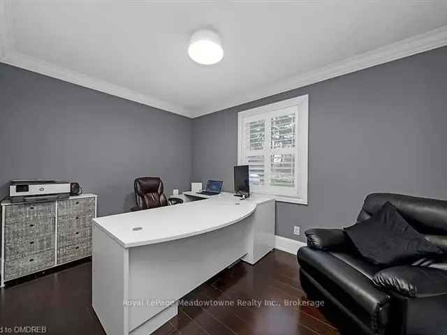 House For Sale in Hamilton, Ontario