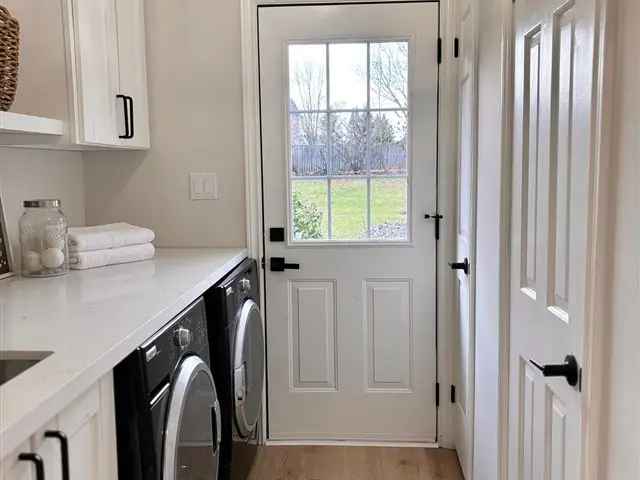 House For Sale in Hamilton, Ontario