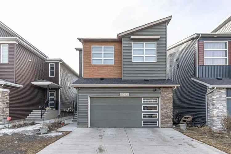 House For Sale in Calgary, Alberta