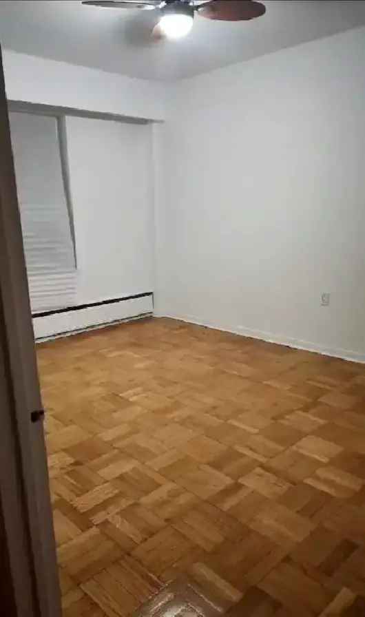 Sublet available Immediately $976 monthly on Rue De La Montagne