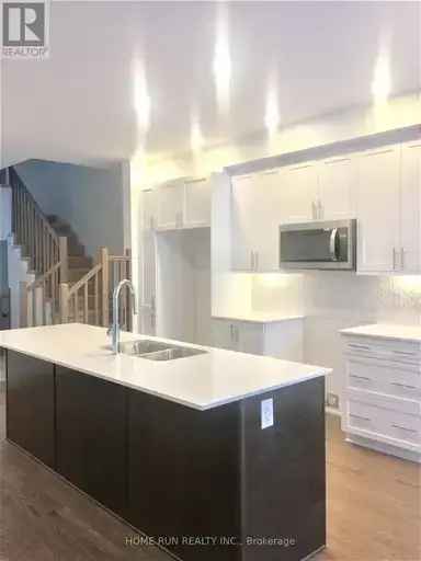 3-Bedroom Townhouse in Ottawa Near Parks and LRT