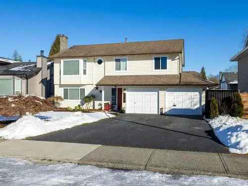 4 Bedroom Family Home with Legal Suite in Walnut Grove