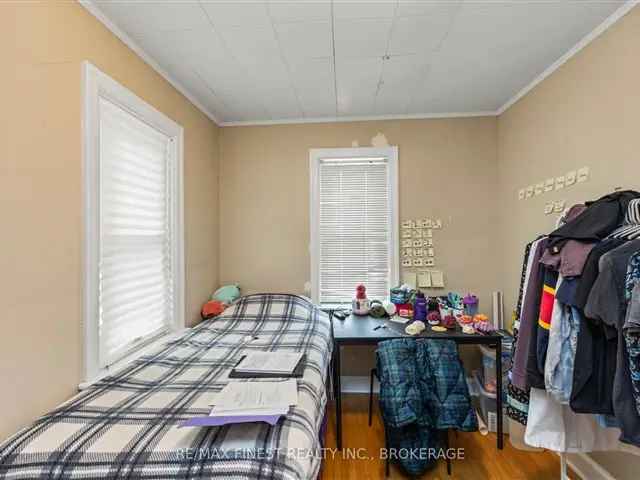 House For Sale in Kingston, Ontario