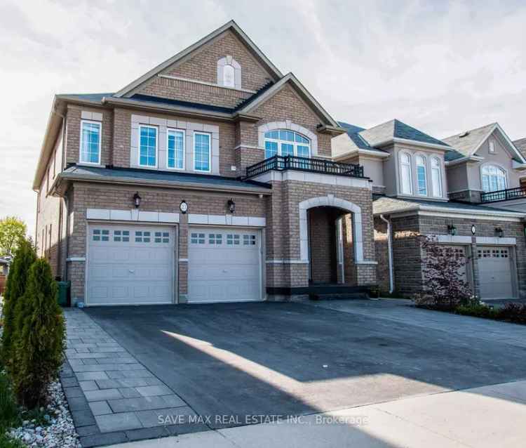 House For Sale in Hamilton, Ontario