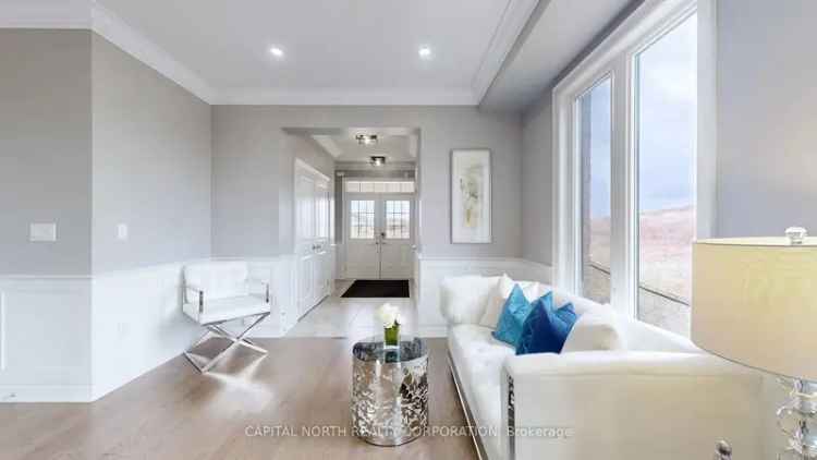 Modern Detached Home Under 3000 Sqft High End Finishes