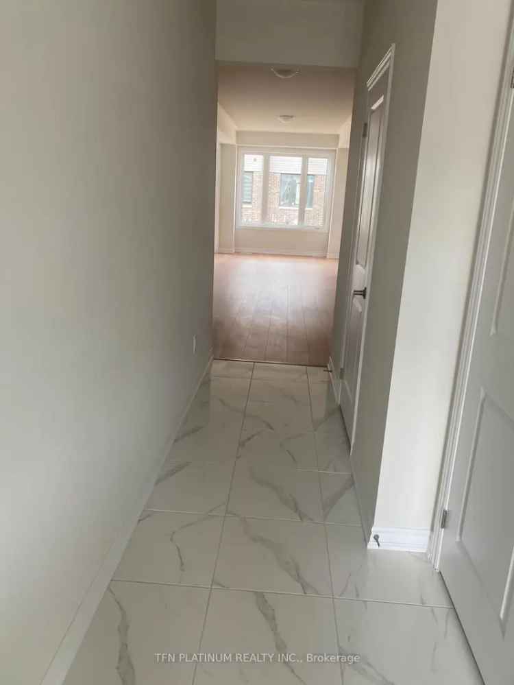 Modern Family Home in Barrie Near Schools and Parks