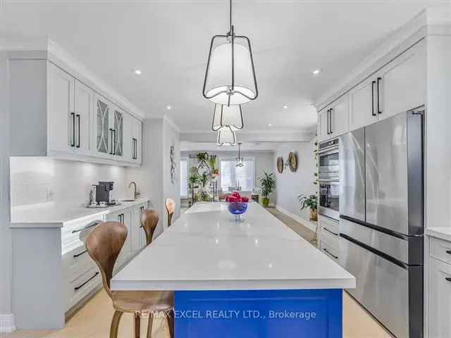 House For Sale in Whitby, Ontario