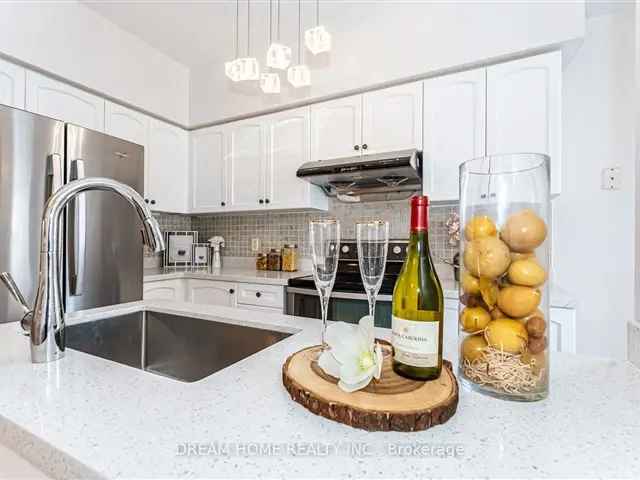 Townhouse For Sale in Markham, Ontario