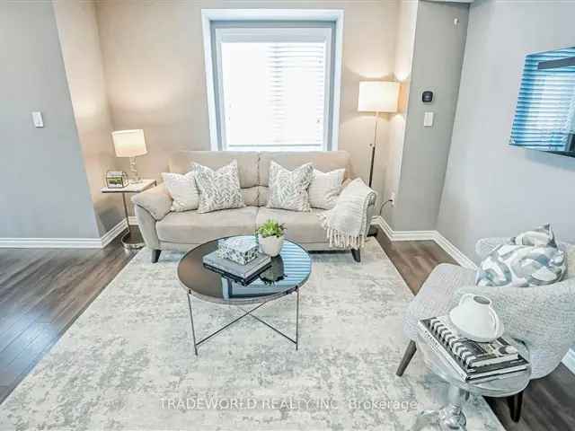 Move In Ready 3 1 Bedroom Freehold Townhome Near Highway 404