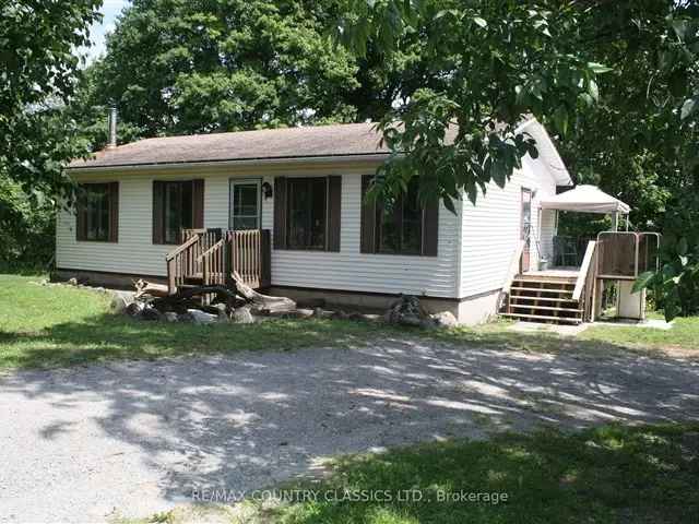 Quiet Country Bungalow 3 Bedrooms 1.3 Acres