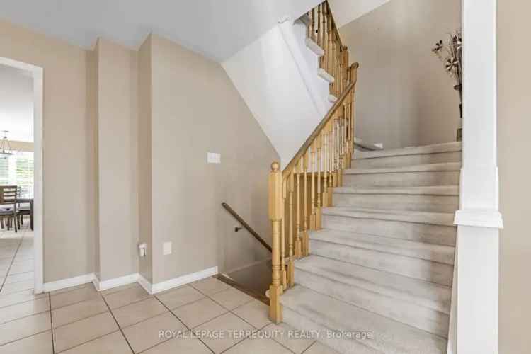 4 Bedroom Townhome Near Meadowvale GO Family Friendly