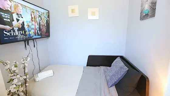 Deluxe 1-Room Apartment 223m2 Toronto Luxury Coliving