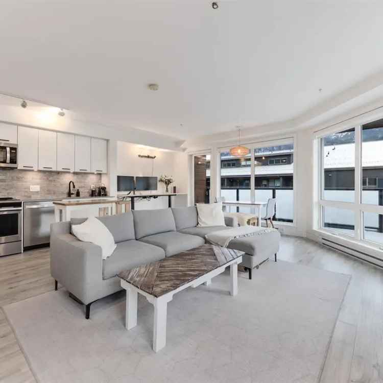 Penthouse for Sale in Squamish with Stunning Views and Modern Features