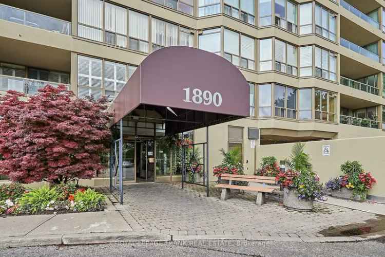 Condo For Sale in Pickering, Ontario