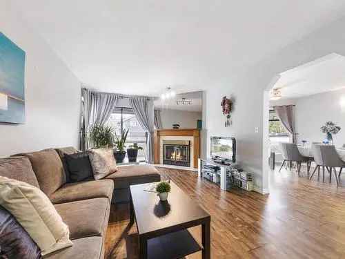 Townhouse For Sale in Guildford Surrey BC