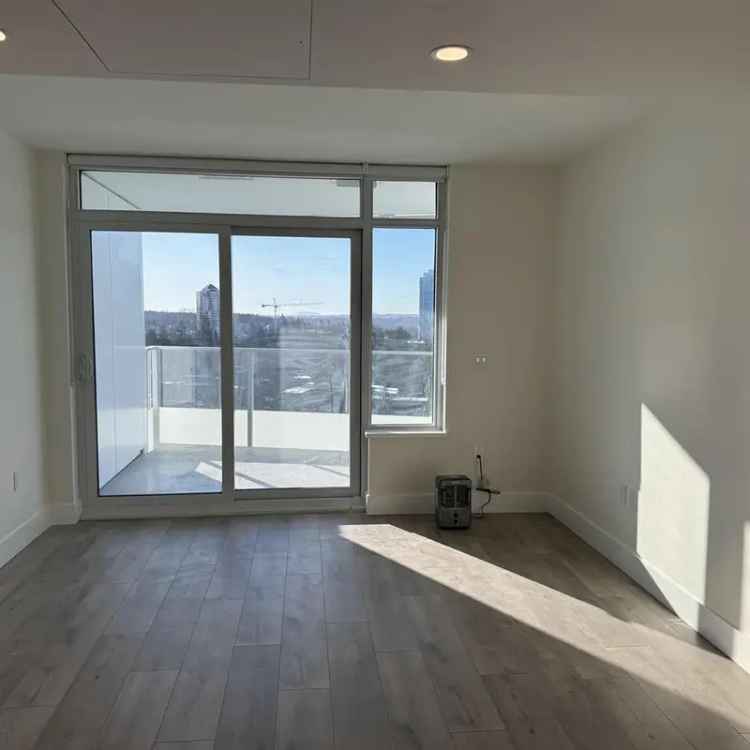 Surrey City Centre Condo - New, Amenities, Walk to Skytrain