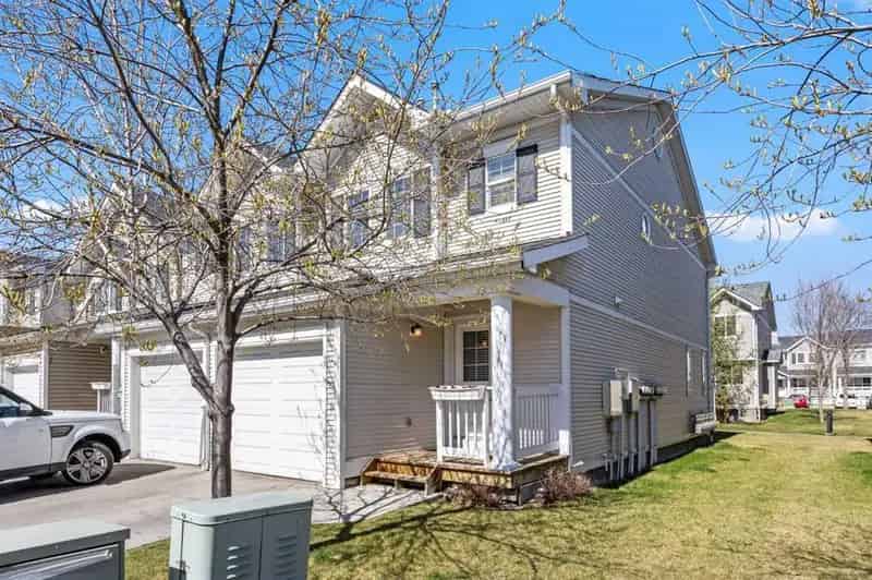 42 Country Village Villas Townhome: 2 Master Suites, Upgrades Galore