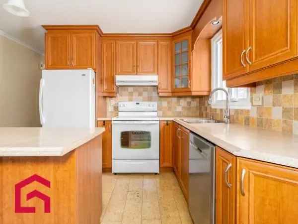 Bungalow for Sale Quebec North Shore RD814