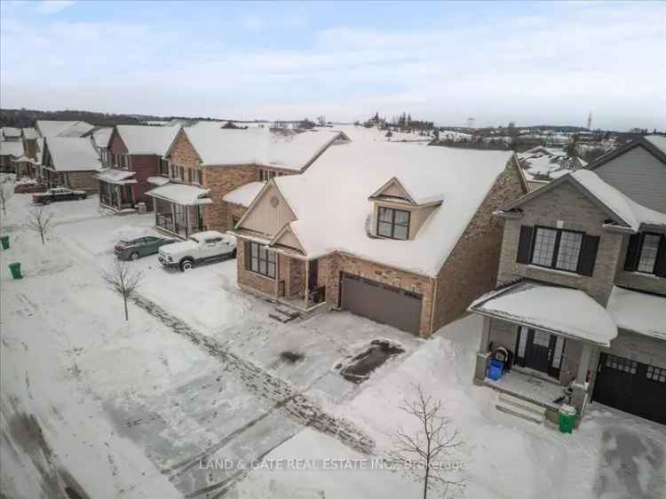 Stunning Mason Home in Parklands - 2448 sq ft + 1643 sq ft Basement