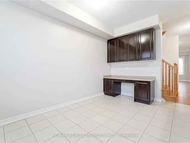 Townhouse For Rent in Brampton, Ontario