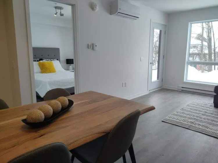 Apartment For Rent in Laval (administrative region), Quebec