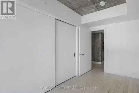 2 Bedroom 118m² Toronto Apartment Theatre Park Luxury Living