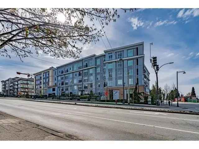 Surrey Penthouse Condo 2 Bed 1 Bath Near Skytrain