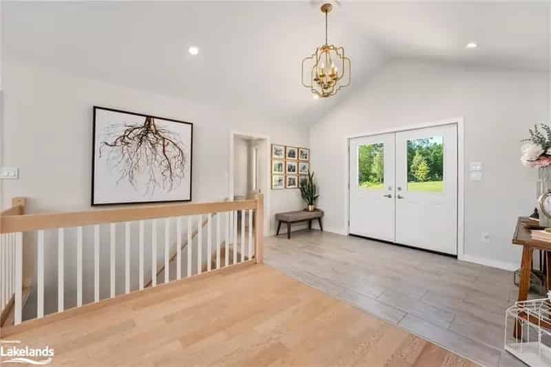 Buy House Waterfron in Haliburton with Stunning Lake Views and Modern Amenities