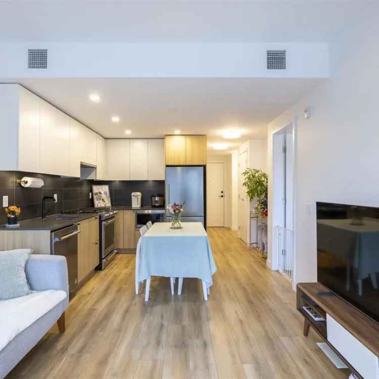 For Sale Stunning Junior Apartment Near SkyTrain with Modern Amenities