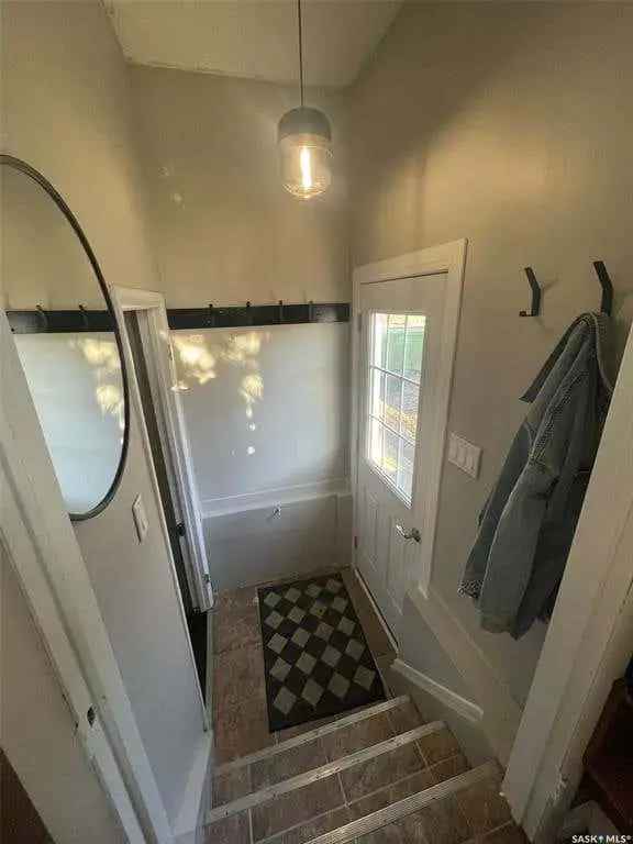 3 Bedroom Bungalow in Carnduff - Updated & Spacious
