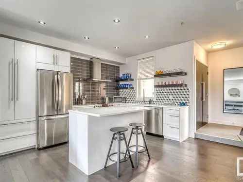 Buy Condo in Garneau Edmonton with Upgraded Features and Balcony