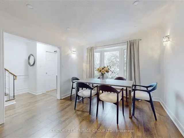 Cozy 3-Bedroom Townhouse with Basement Apartment - Yonge and 16th